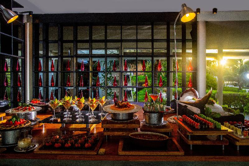 Holiday Inn Resort Kandooma Maldives - Restoran