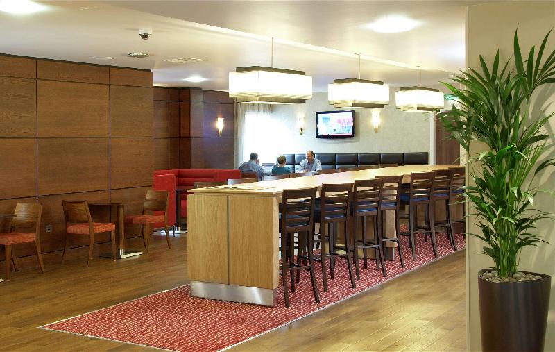Hampton by Hilton Corby/Kettering - Bar