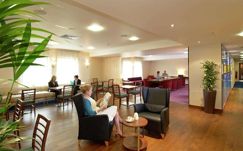 Hampton by Hilton Corby/Kettering - Lobi