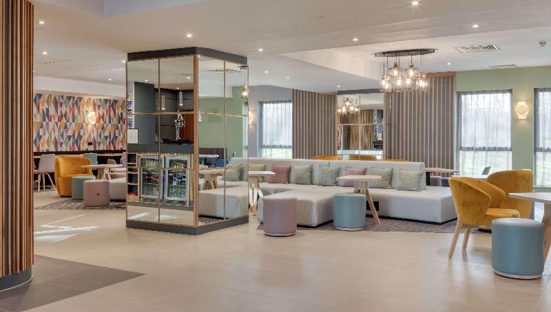 Hampton by Hilton Corby/Kettering - Lobi