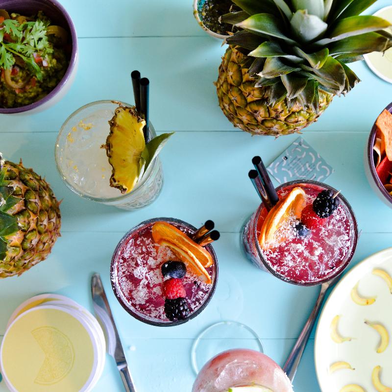 Holiday Inn Express Dubai- Safa Park - Bar