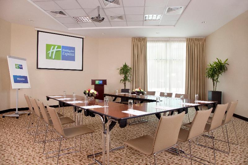 Holiday Inn Express Dubai- Safa Park - Toplantı