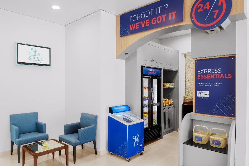 Holiday Inn Express Dubai- Safa Park - Genel