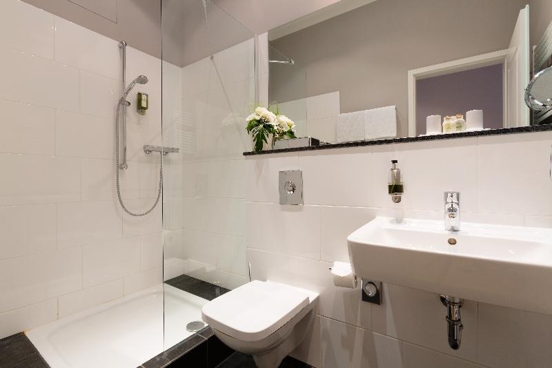 LikeStay premium Baden-Baden - Oda