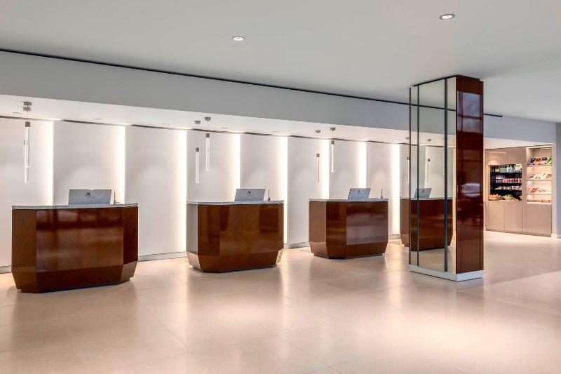 The Hague Marriot Hotel - Lobi