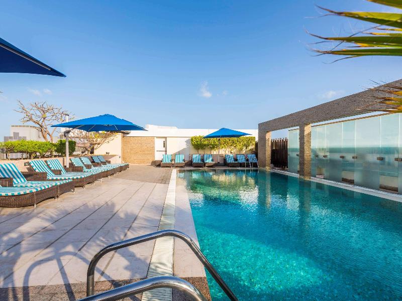 Novotel Suites Mall Avenue Dubai Hotel - Havuz