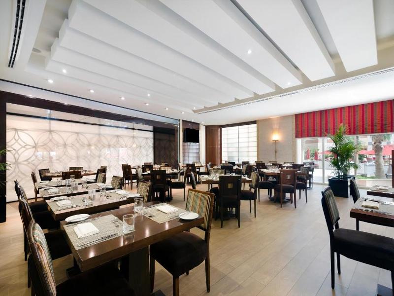 Khalidiya Palace Rayhaan - Restoran