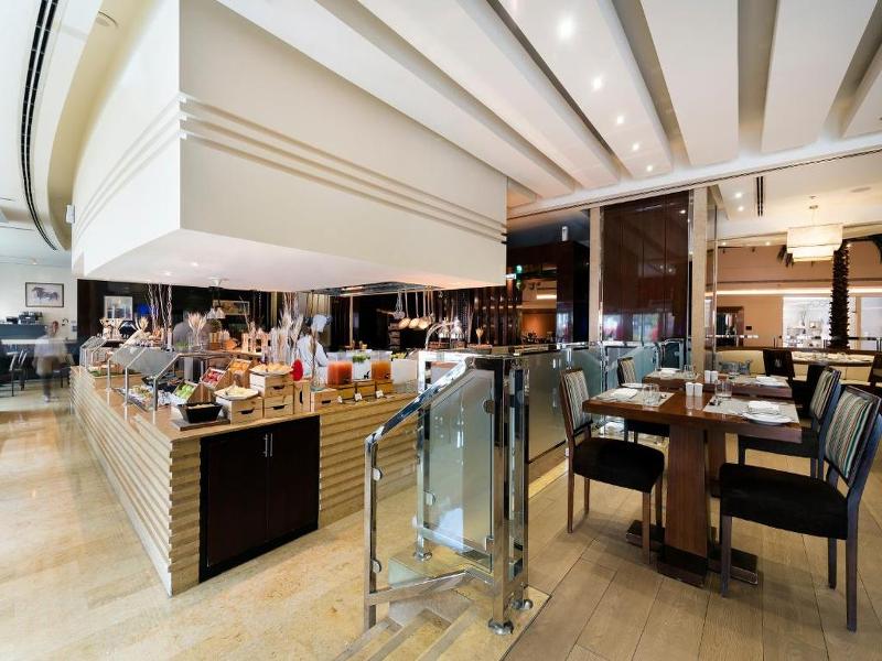 Khalidiya Palace Rayhaan - Restoran