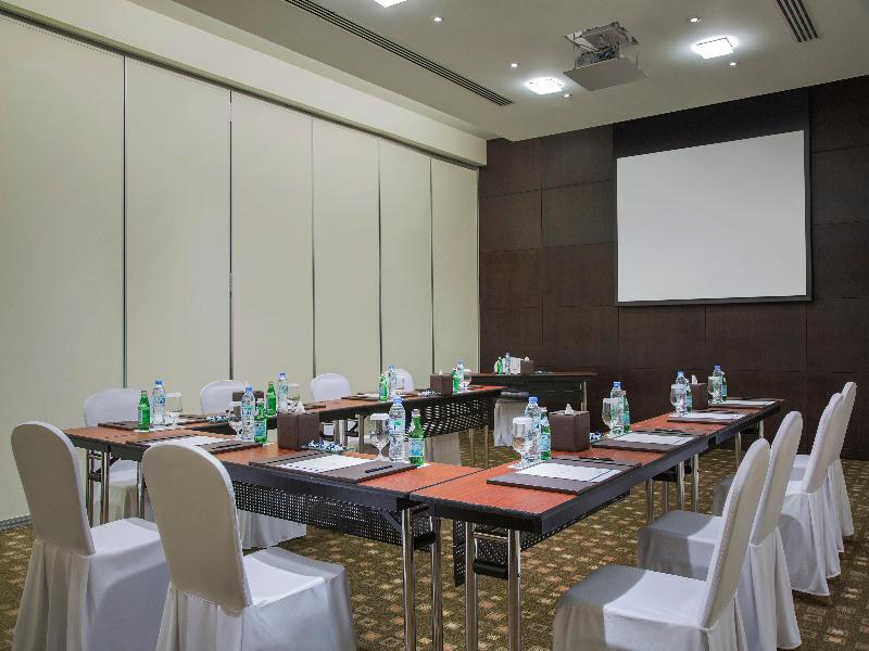 Yas Plaza Marina by IHG - Toplantı