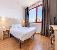 Basic Hotel oda fotoğrafı