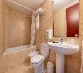Basic Hotel oda fotoğrafı