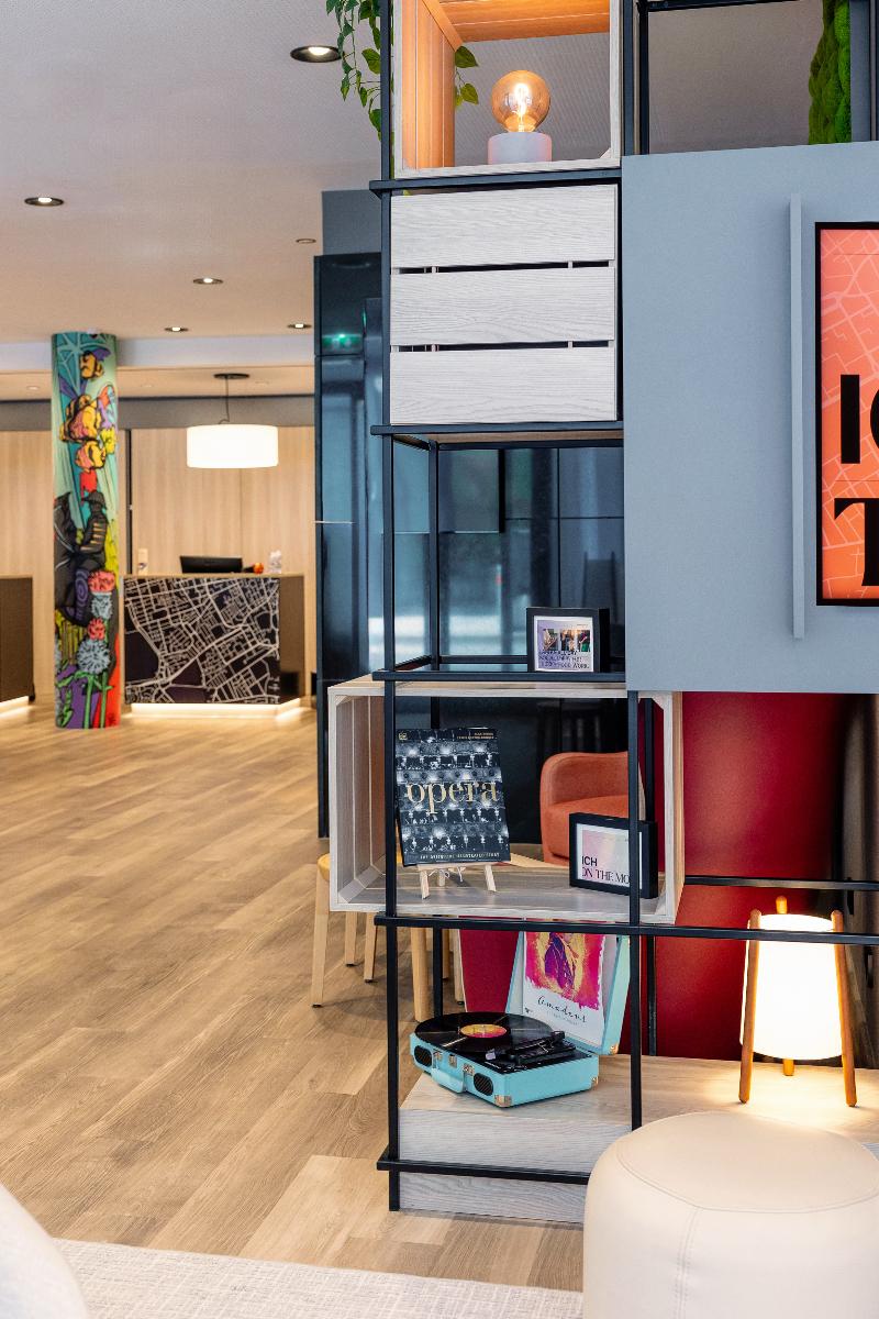 IntercityHotel Wien - Lobi