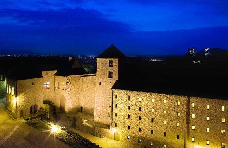 Le Chateau Fort - Genel