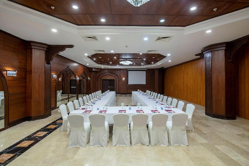 Crowne Plaza ANTALYA by IHG - Toplantı