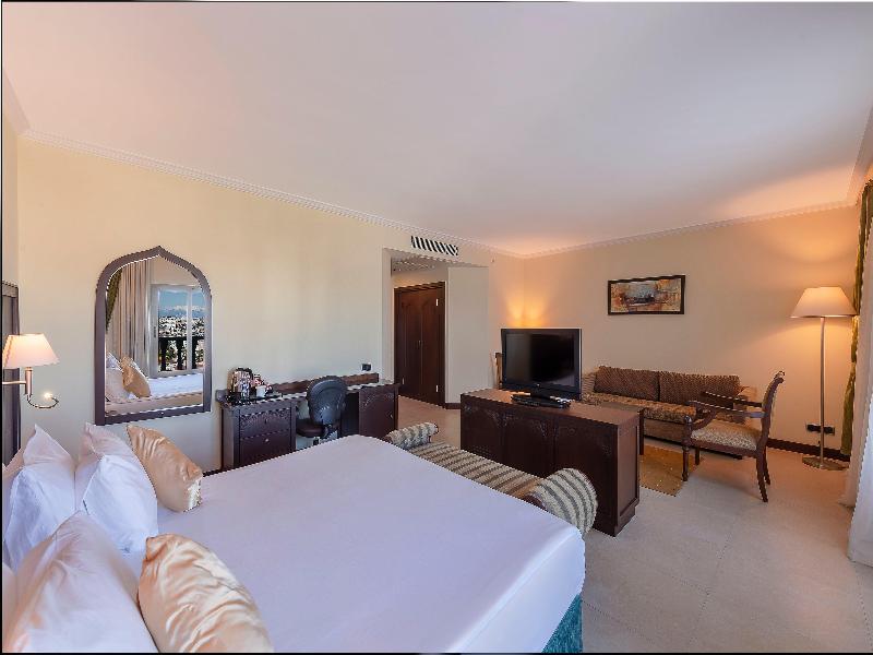 Crowne Plaza ANTALYA by IHG - Oda