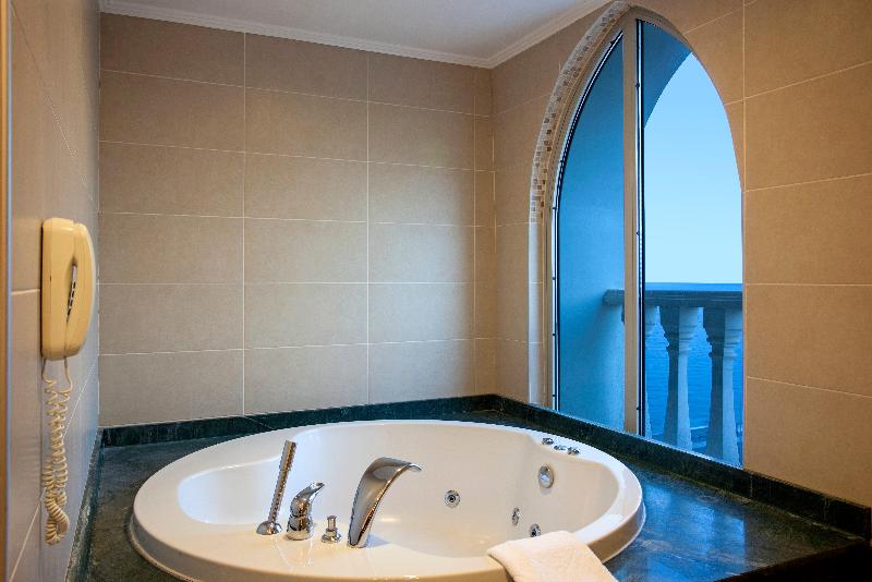 Crowne Plaza ANTALYA by IHG - Oda