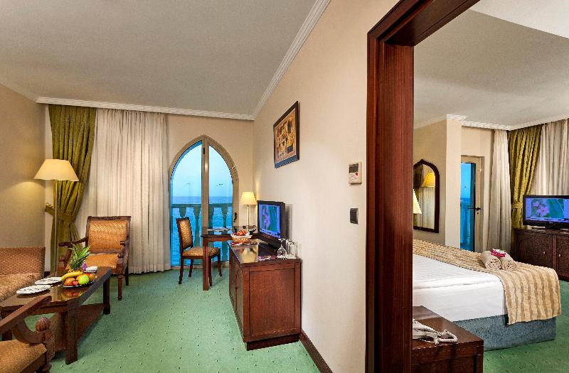 Crowne Plaza ANTALYA by IHG - Oda