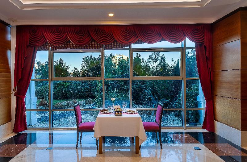 Crowne Plaza ANTALYA by IHG - Restoran