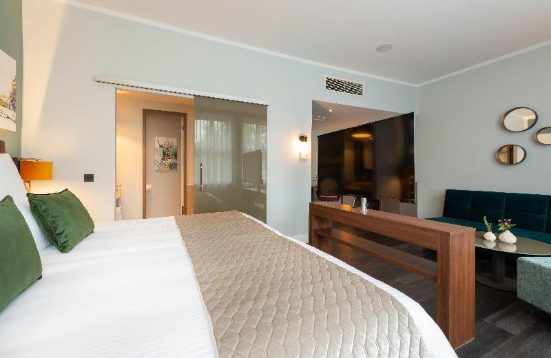 Leonardo Royal Hotel Berlin Alexanderplatz - Oda