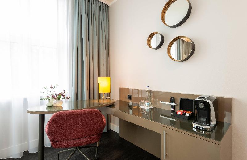 Leonardo Royal Hotel Berlin Alexanderplatz - Oda