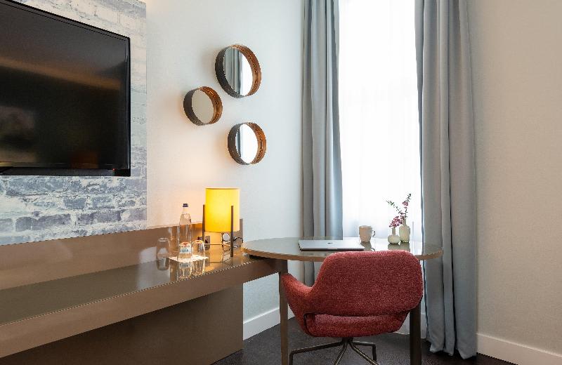Leonardo Royal Hotel Berlin Alexanderplatz - Oda