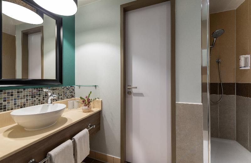 Leonardo Royal Hotel Berlin Alexanderplatz - Oda