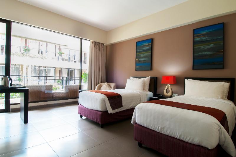 100 Sunset Hotel and Ballroom - Oda