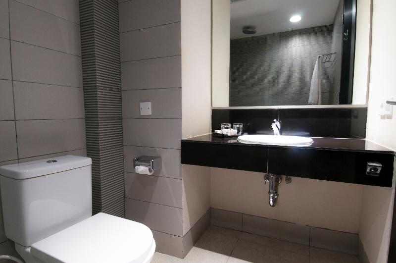 100 Sunset Hotel and Ballroom - Oda