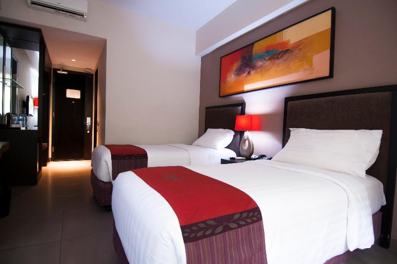 100 Sunset Hotel and Ballroom - Oda