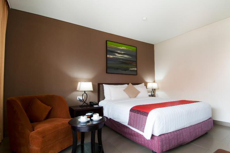 100 Sunset Hotel and Ballroom - Oda