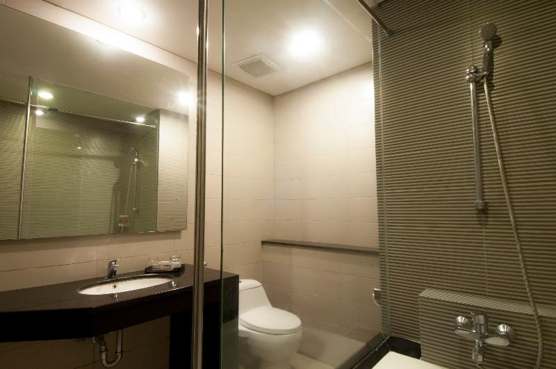 100 Sunset Hotel and Ballroom - Oda