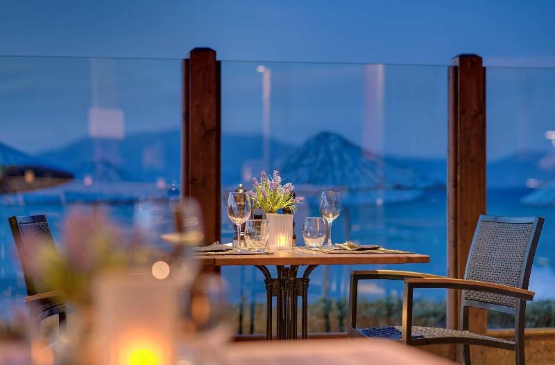 Radisson Blu Resort & Spa, Cesme - Bar