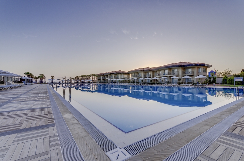 Radisson Blu Resort & Spa, Cesme - Havuz