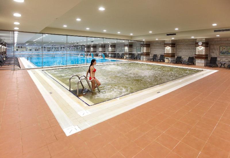 Radisson Blu Resort & Spa, Cesme - Havuz