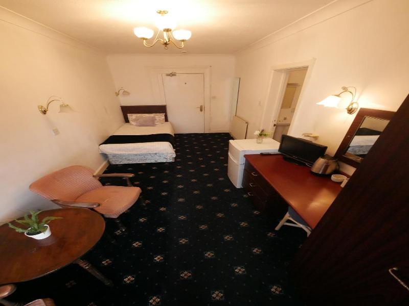 Bourne Hall Hotel - Oda