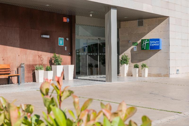 Holiday Inn Express Barcelona - Sant Cugat - Genel