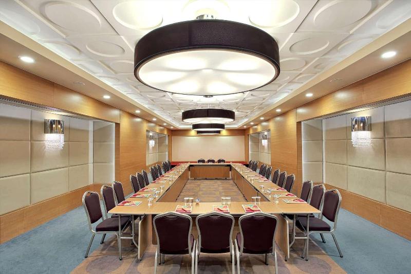 Ramada Plaza Antalya - Teras
