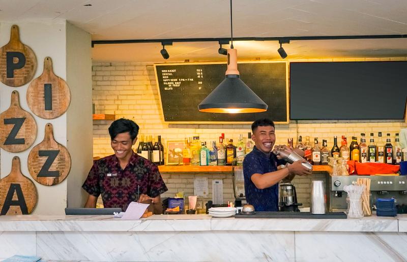 Away Bali Legian Camakila Resort - Bar