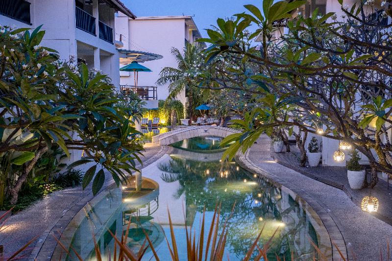 Away Bali Legian Camakila Resort - Havuz