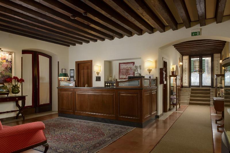 Villa Cipriani - Lobi