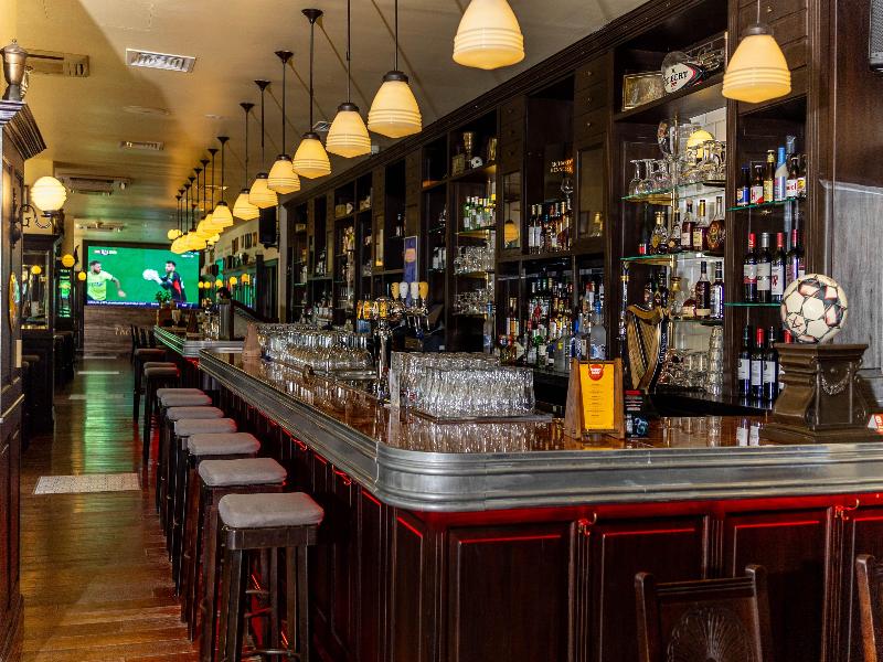 Yas Plaza Mangroves by IHG - Bar