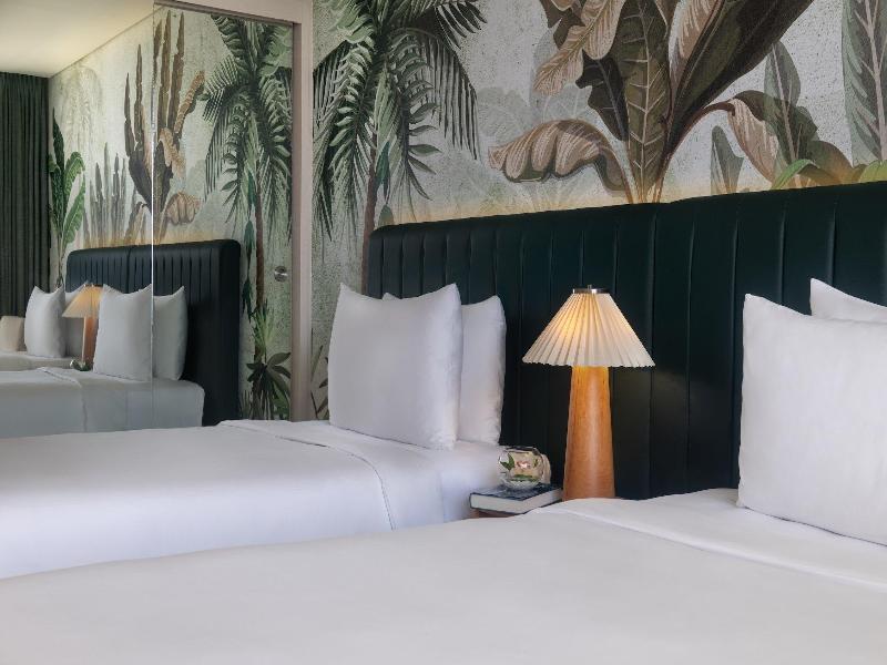 Yas Plaza Mangroves by IHG - Oda