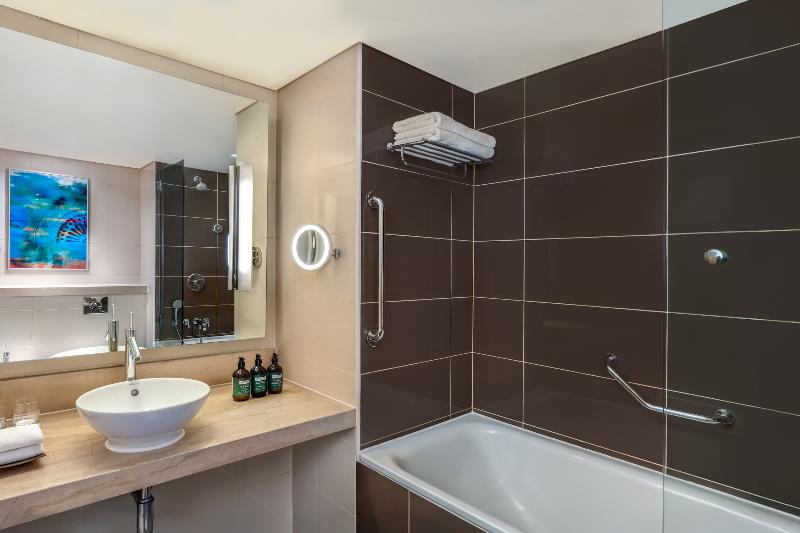 Yas Plaza Mangroves by IHG - Oda