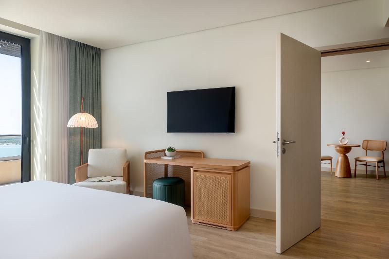 Yas Plaza Mangroves by IHG - Oda