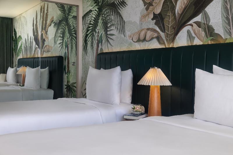 Yas Plaza Mangroves by IHG - Oda