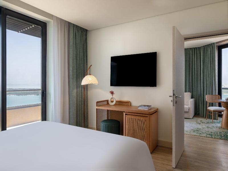 Yas Plaza Mangroves by IHG - Oda