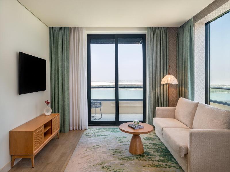 Yas Plaza Mangroves by IHG - Oda