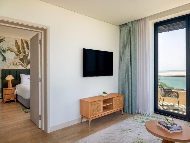 Yas Plaza Mangroves by IHG - Oda