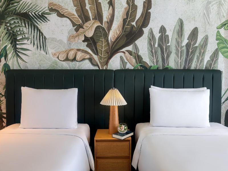 Yas Plaza Mangroves by IHG - Oda