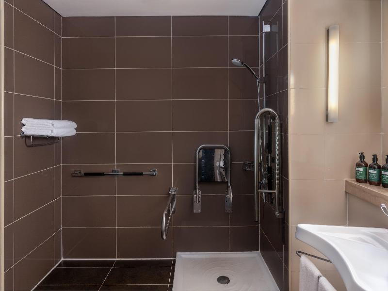 Yas Plaza Mangroves by IHG - Oda